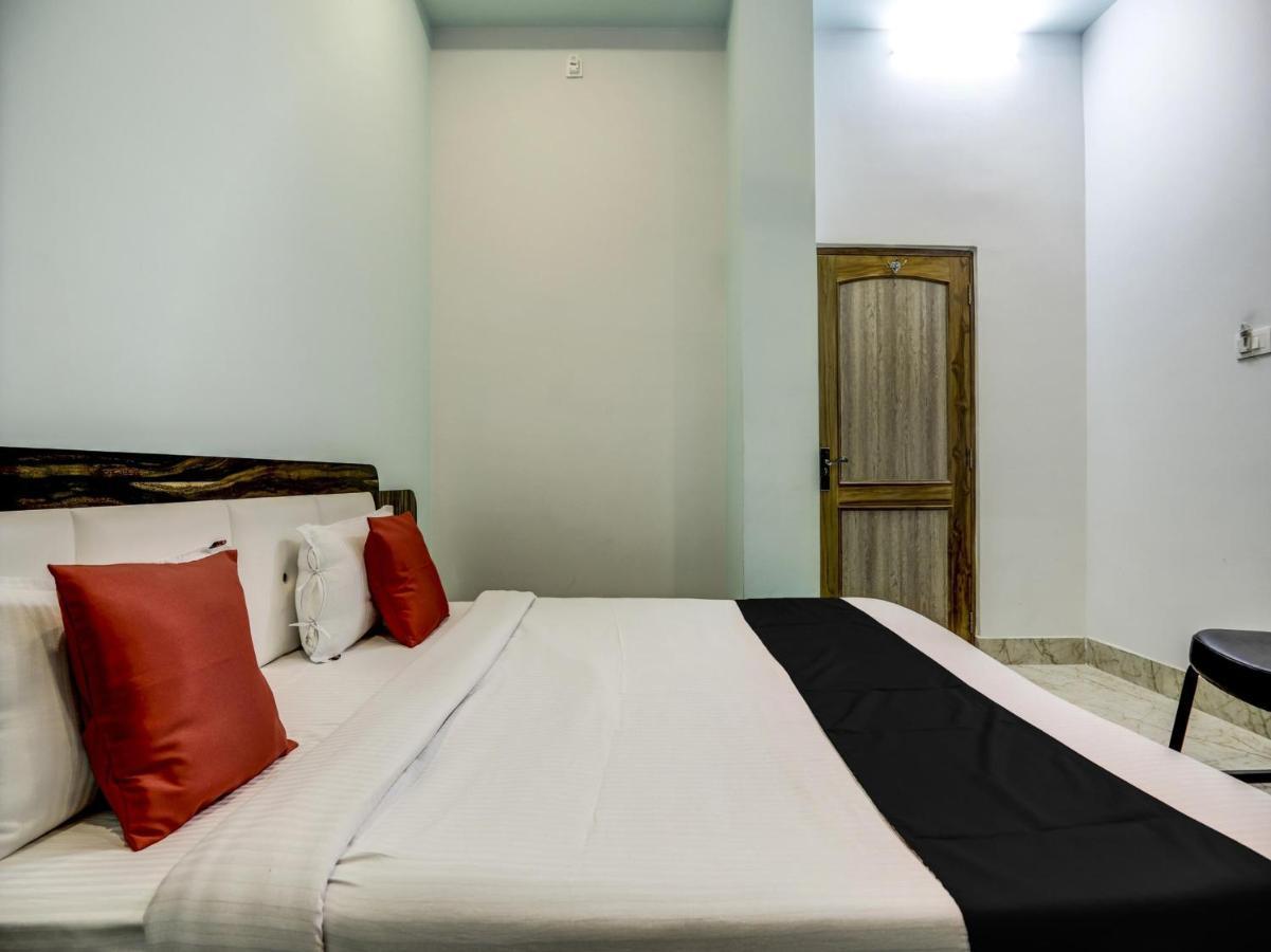 Capital O 72337 Hotel Konkan Tadka Mumbai Dış mekan fotoğraf