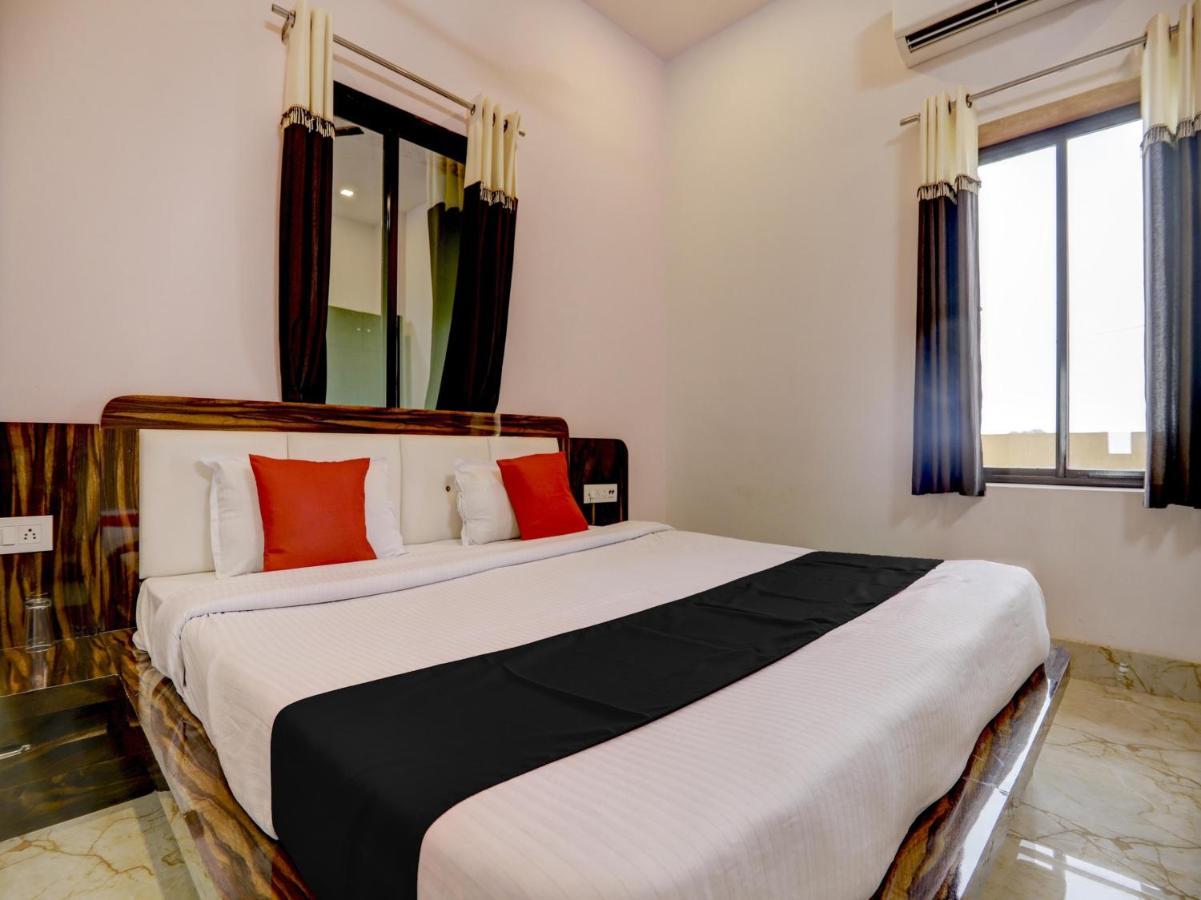 Capital O 72337 Hotel Konkan Tadka Mumbai Dış mekan fotoğraf